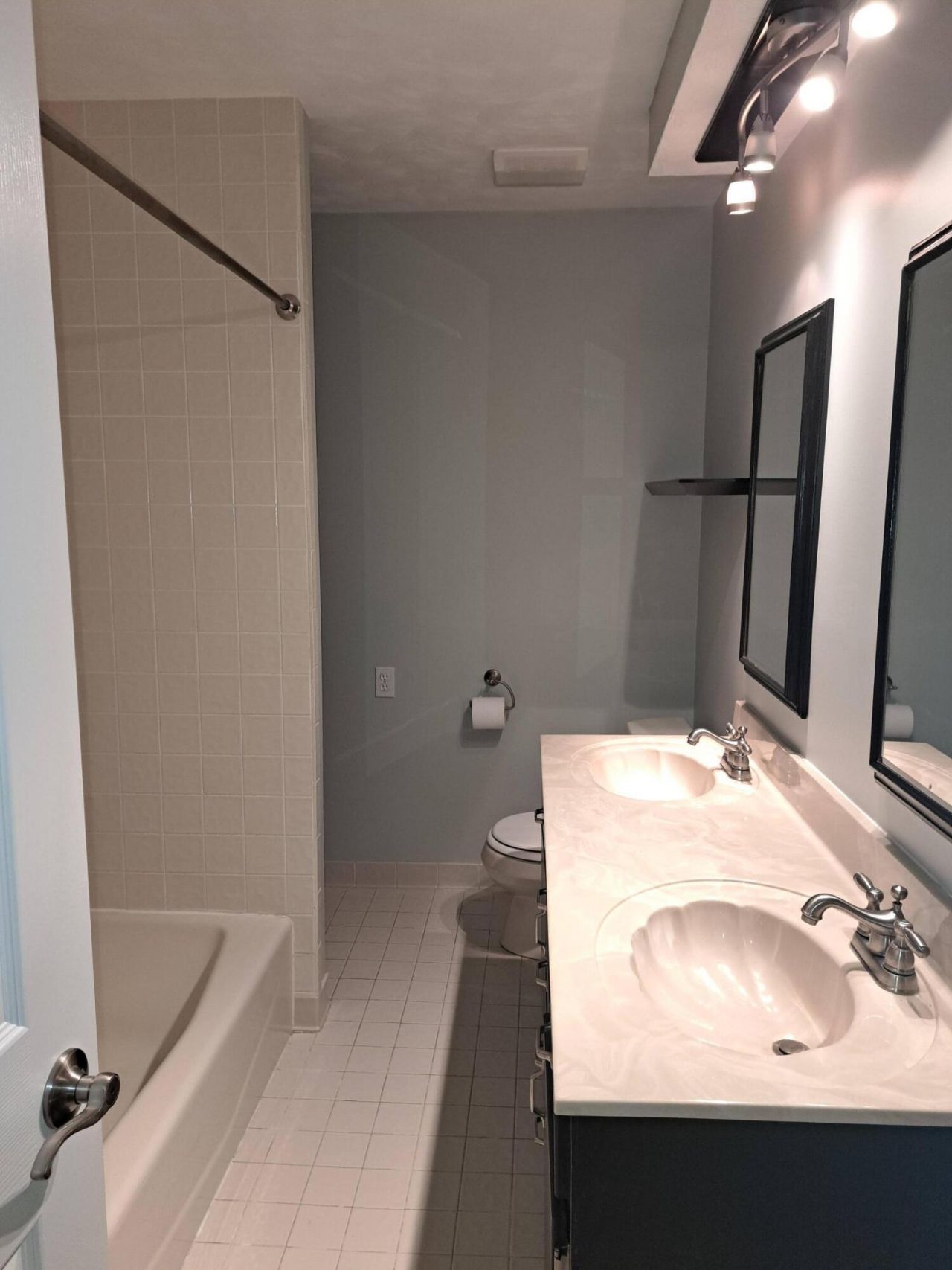 1027 E Recess Road Photo 9