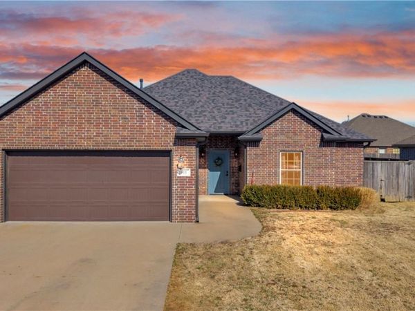 811 Southern Trace Drive , Rogers, AR 72758
