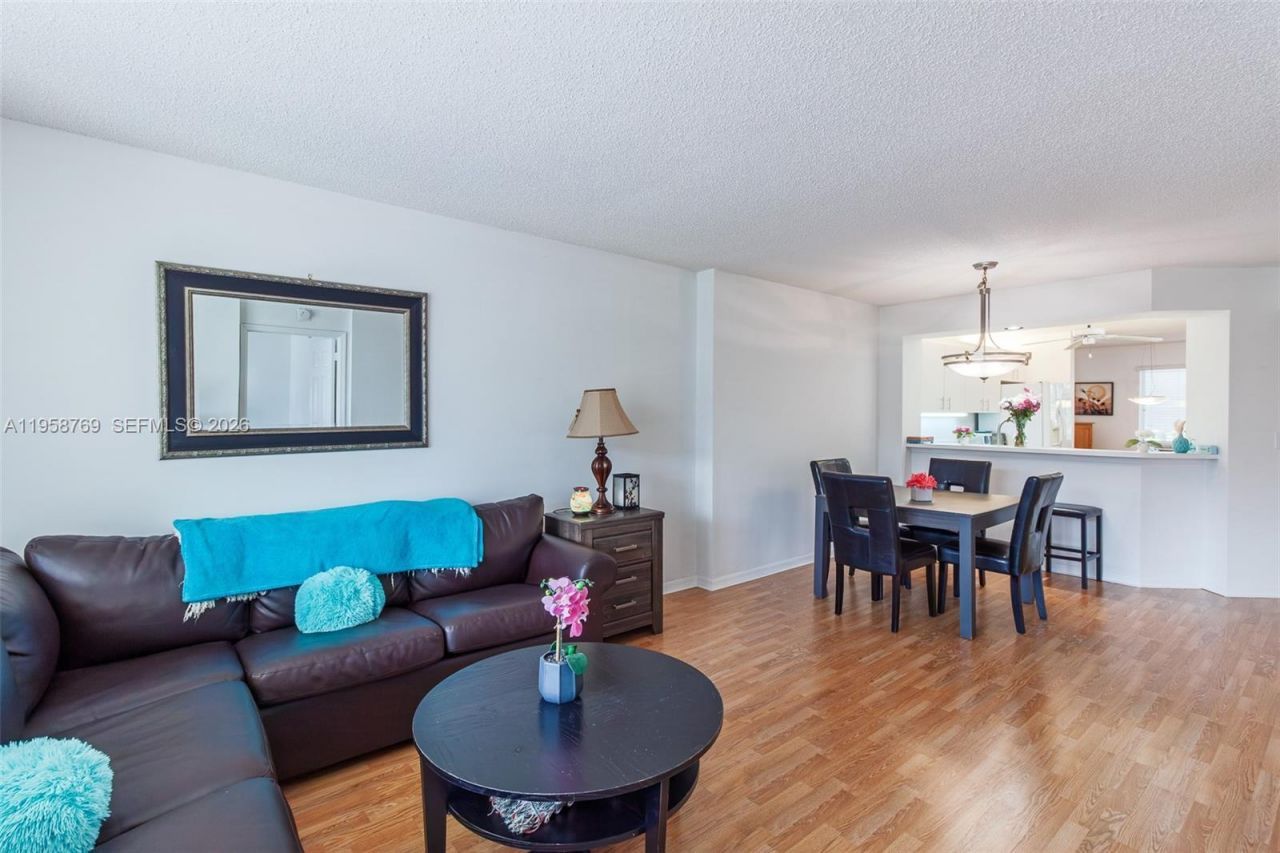 7788 Trent Dr, Unit 311, Tamarac, FL 33321 Photo