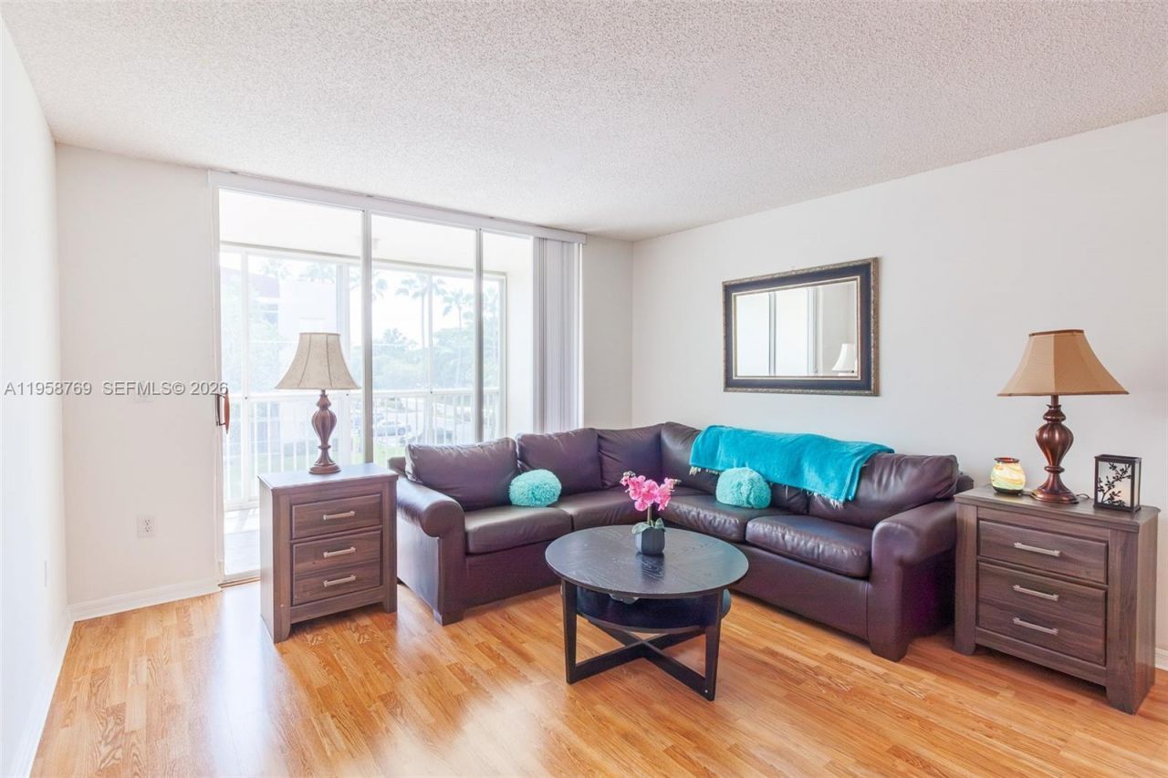 7788 Trent Dr, Unit 311, Tamarac, FL 33321 Photo