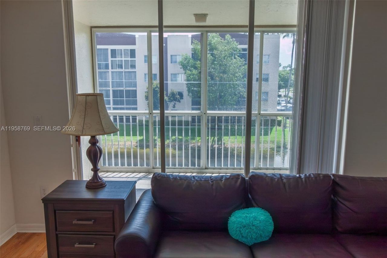 7788 Trent Dr, Unit 311, Tamarac, FL 33321 Photo