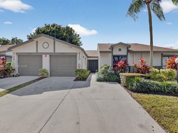 8200 Whispering Palm Dr, Boca Raton, FL 33496