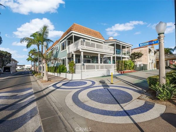700 E Oceanfront, Newport Beach, CA 92661