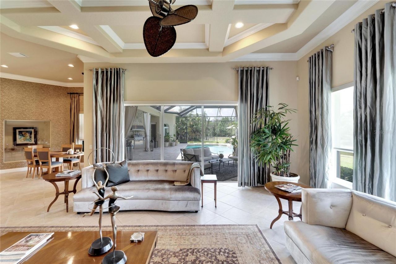 15101 Kestrelglen Way, Lithia, FL 33547 Photo