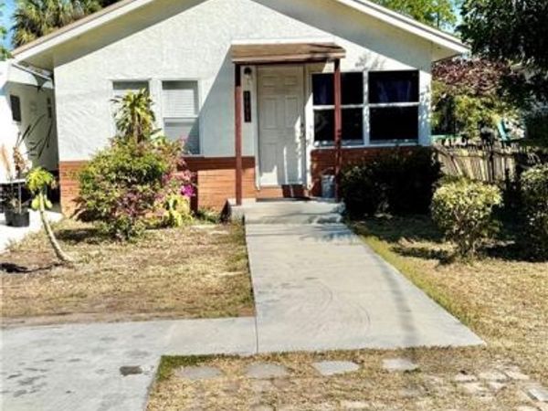 9991 Connecticut ST, BONITA SPRINGS, FL 34135