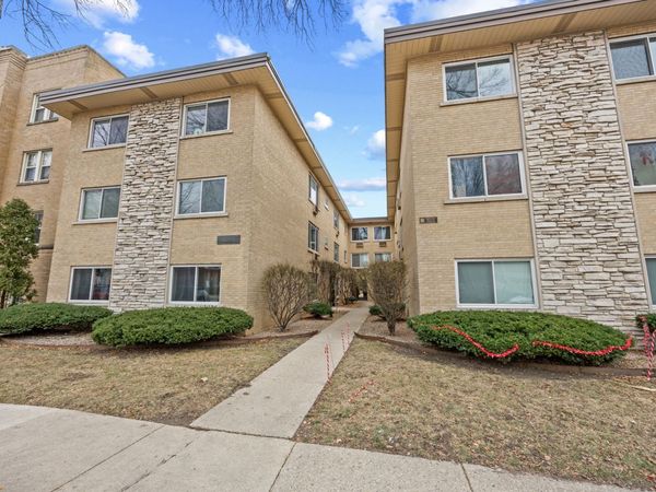 410 Wisconsin Avenue, Unit 503, Oak Park, IL 60302