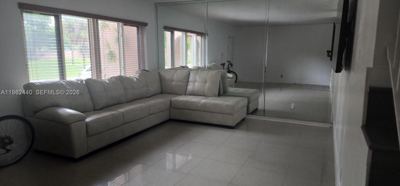 23 N Valencia Dr, Unit 2-32, Davie, FL 33324 Photo