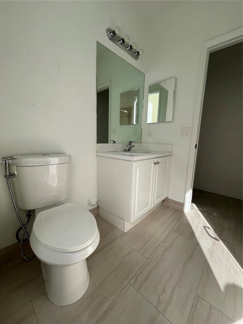 238 NE 31st Ave, Unit Efficiency, Homestead, FL 33033 Photo