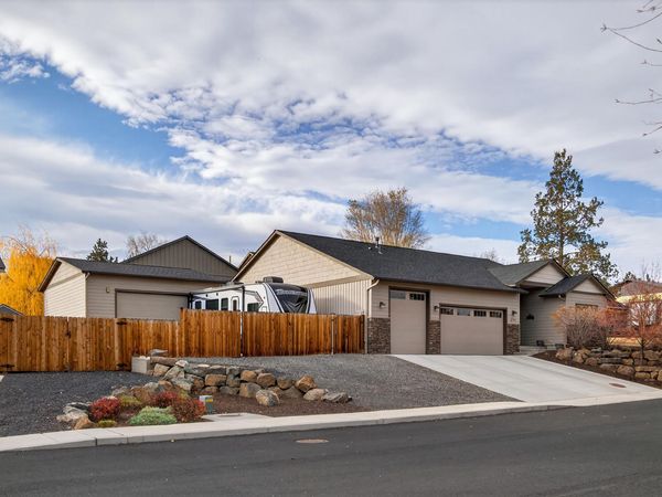2793 SW 33rd Street, Redmond, OR 97756