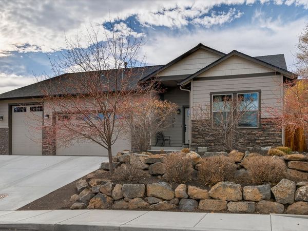 2793 SW 33rd Street, Redmond, OR 97756