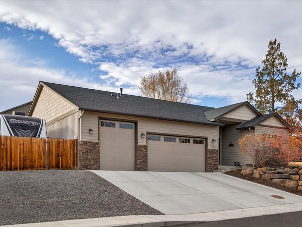 2793 SW 33rd Street, Redmond, OR 97756