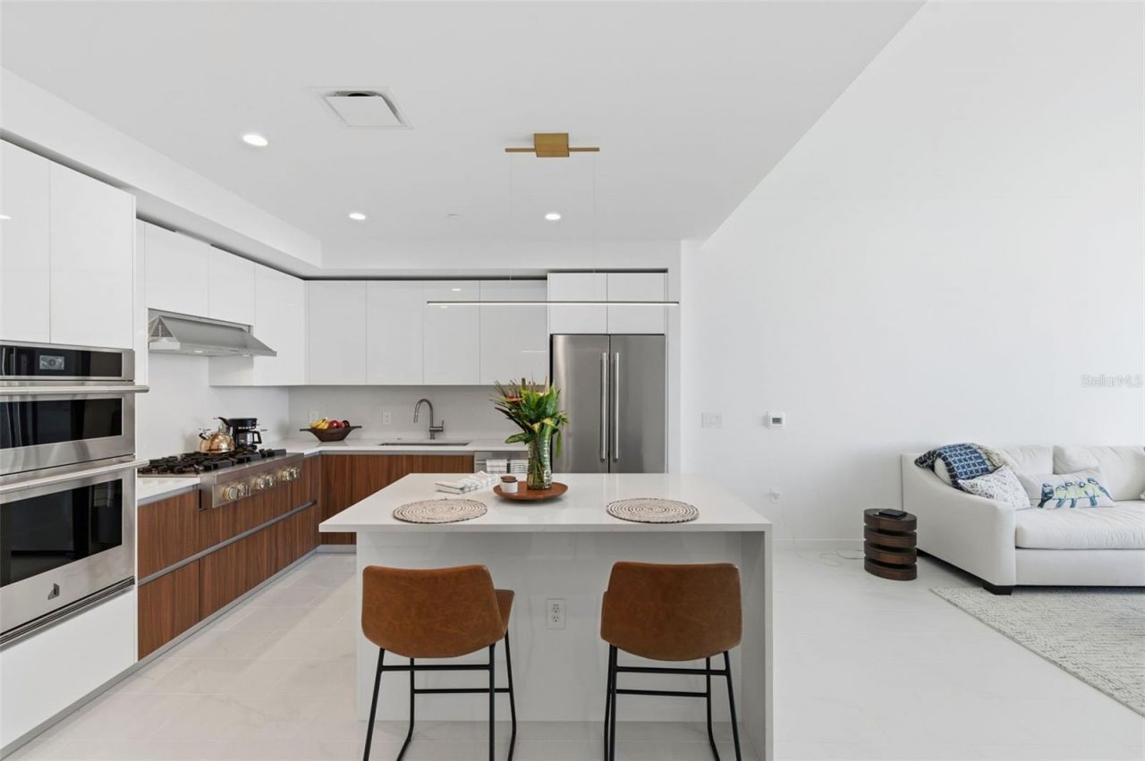 400 Central Avenue, Unit 1504, Saint Petersburg, FL 33701 Photo