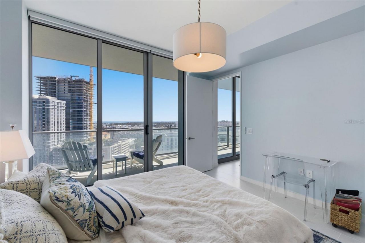 400 Central Avenue, Unit 1504, Saint Petersburg, FL 33701 Photo