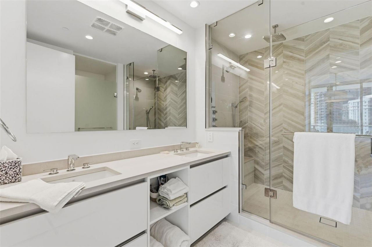 400 Central Avenue, Unit 1504, Saint Petersburg, FL 33701 Photo