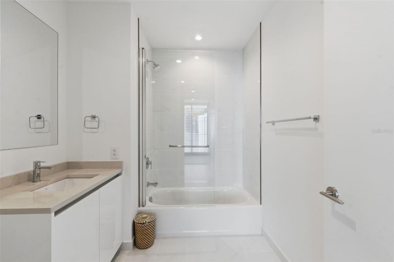 400 Central Avenue, Unit 1504, Saint Petersburg, FL 33701 Photo