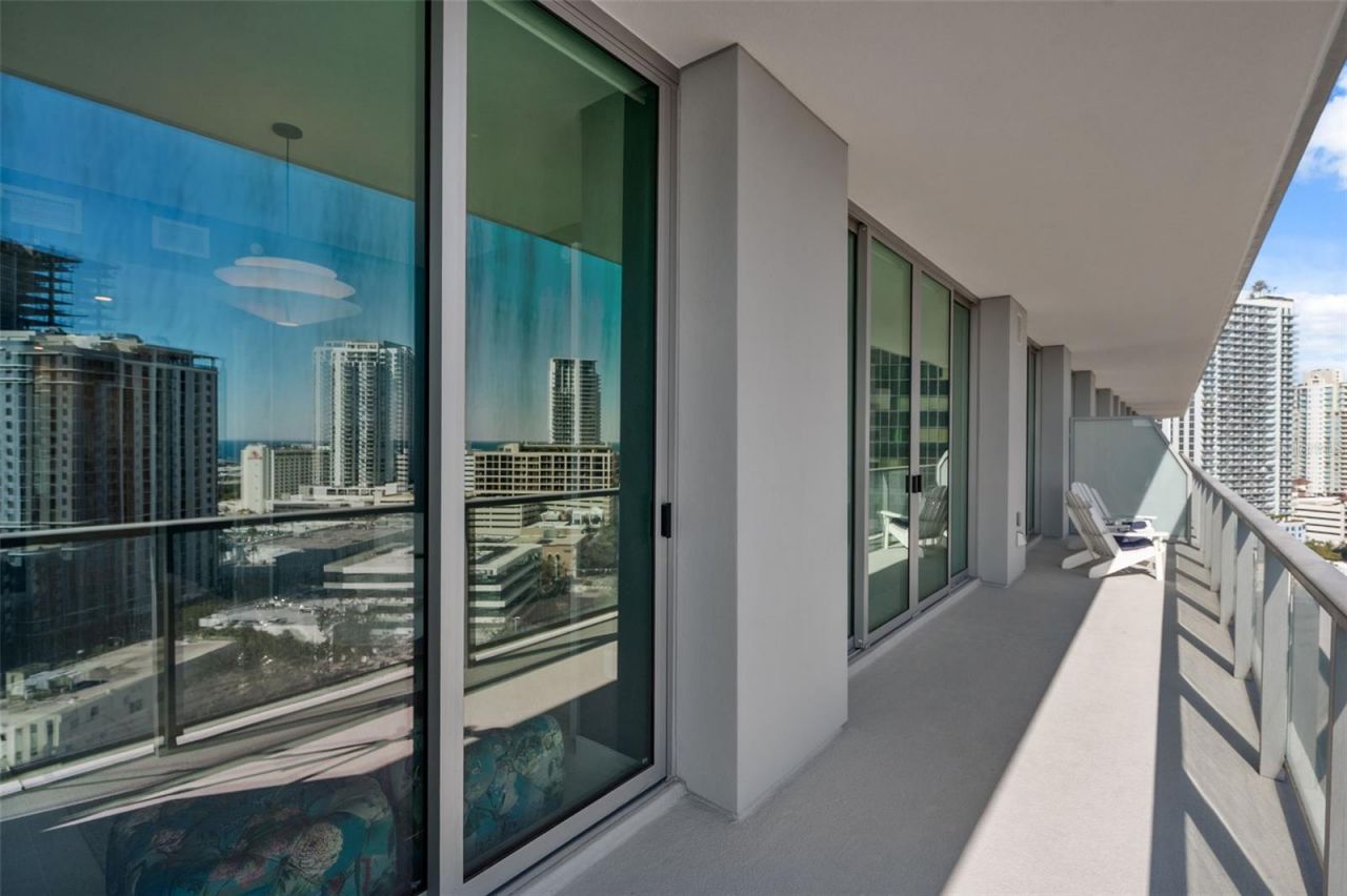 400 Central Avenue, Unit 1504, Saint Petersburg, FL 33701 Photo