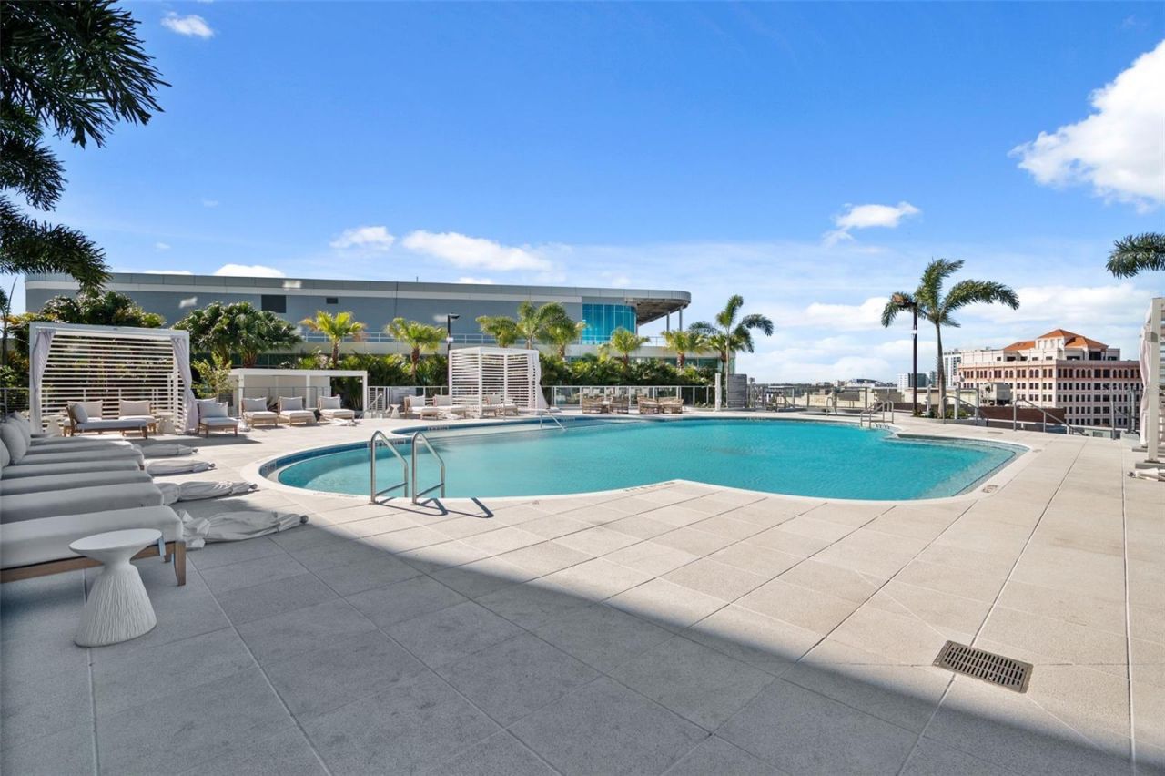 400 Central Avenue, Unit 1504, Saint Petersburg, FL 33701 Photo