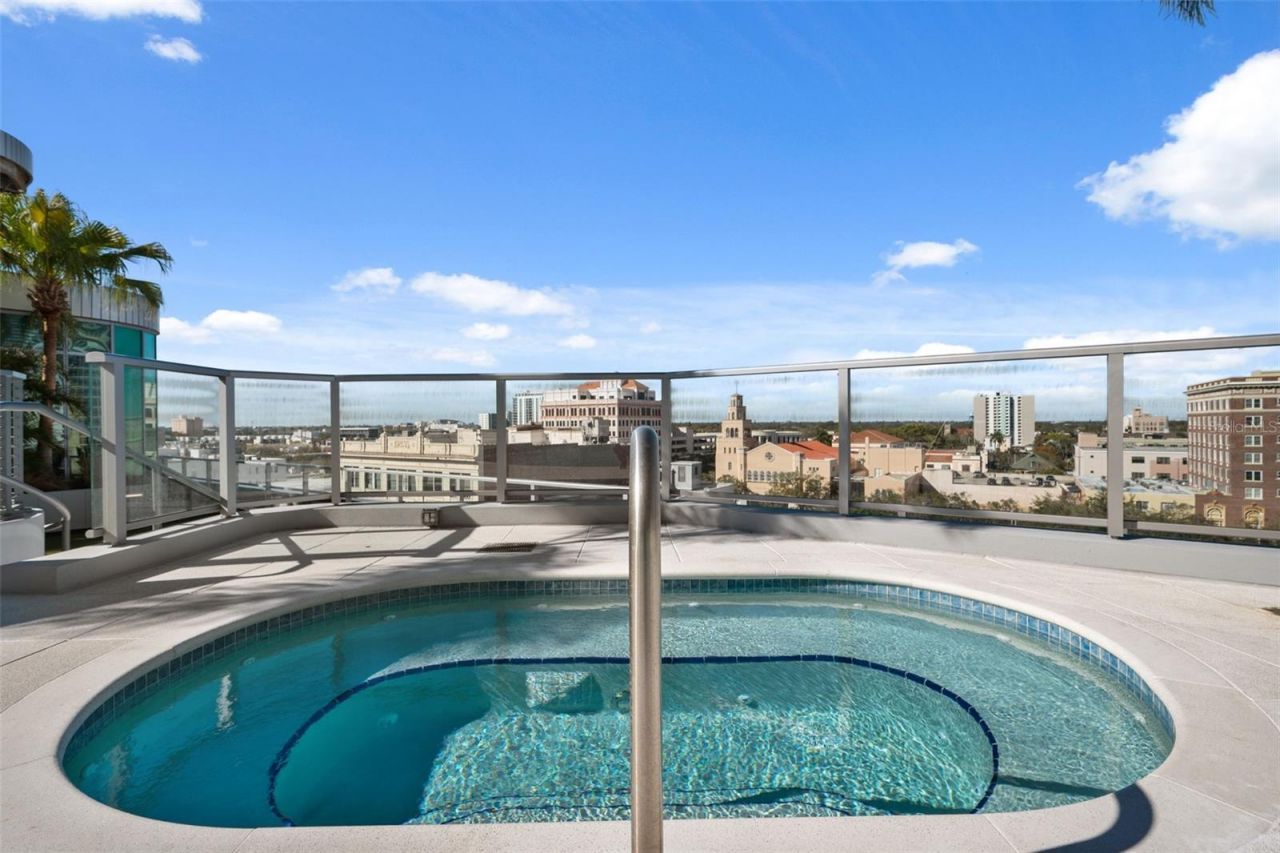 400 Central Avenue, Unit 1504, Saint Petersburg, FL 33701 Photo