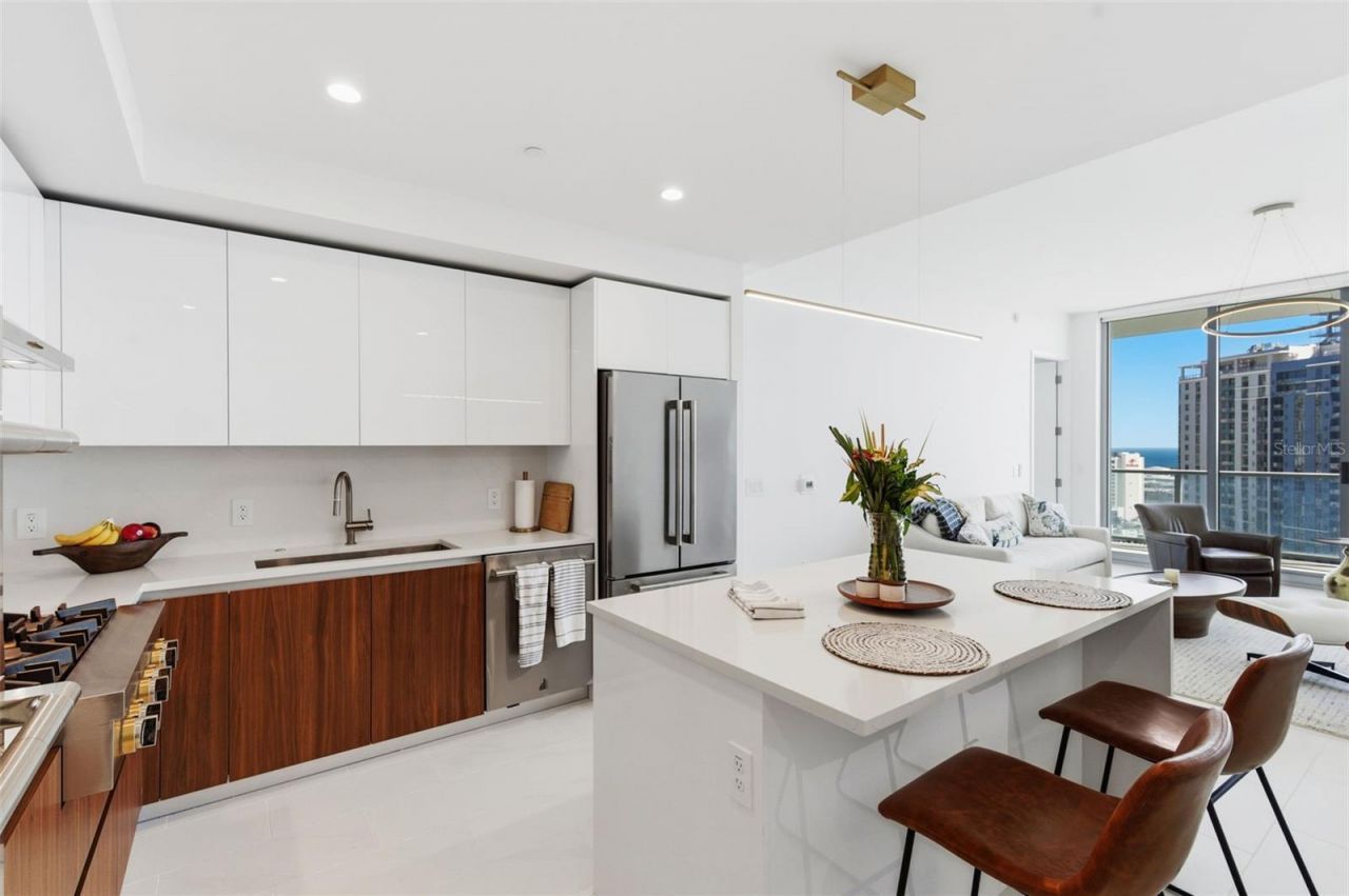 400 Central Avenue, Unit 1504, Saint Petersburg, FL 33701 Photo