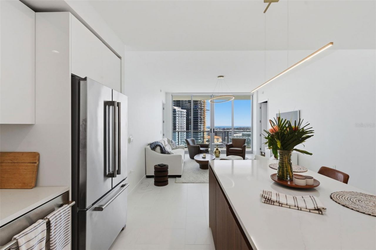 400 Central Avenue, Unit 1504, Saint Petersburg, FL 33701 Photo