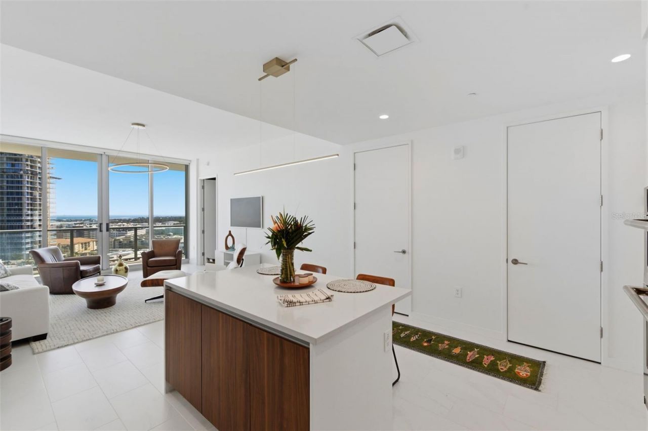 400 Central Avenue, Unit 1504, Saint Petersburg, FL 33701 Photo