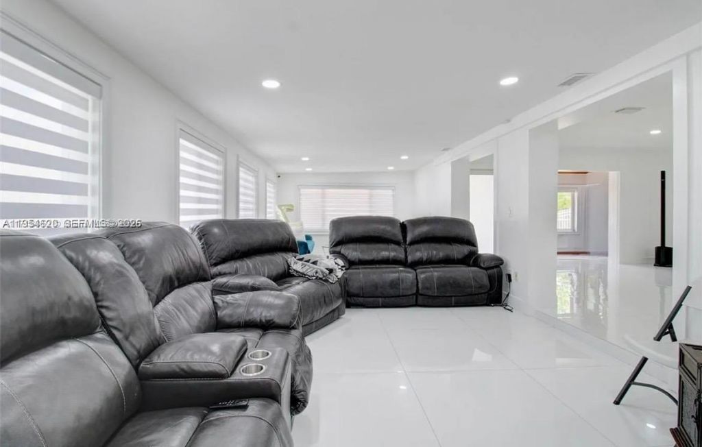 1470 SW 73rd Pl, Miami, FL 33144 Photo