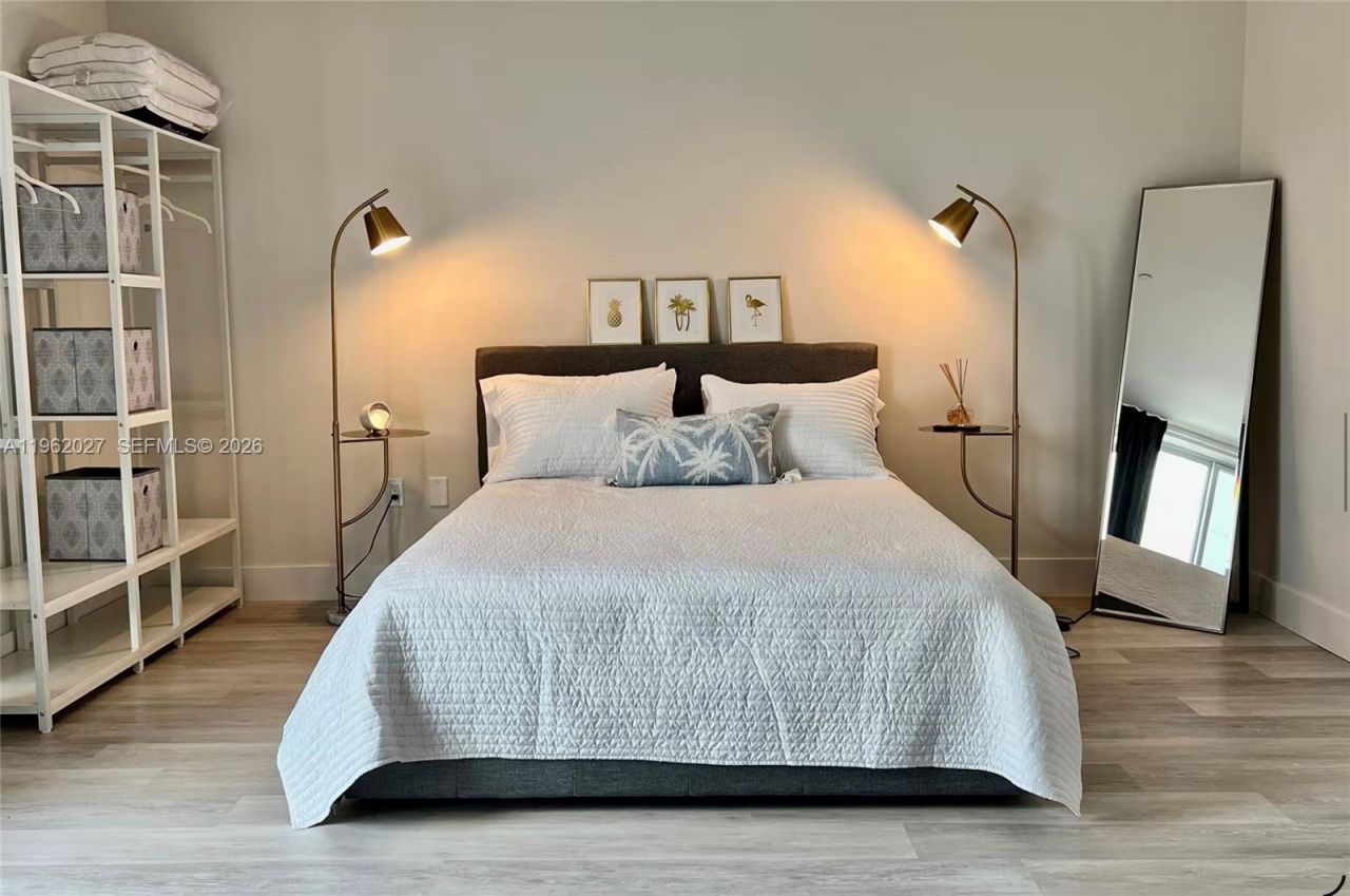 19380 NE 26th Ave , Unit 205, Miami, FL 33180 Photo