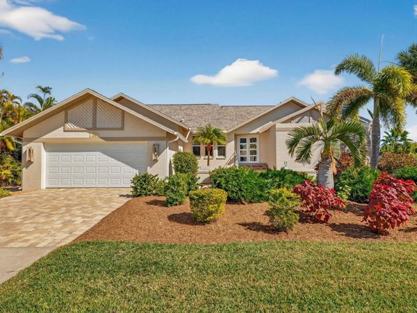 686 Emeril Ct, Sanibel, FL 33957