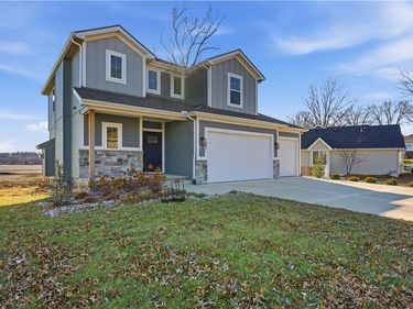 407 Sixth Street, Smithville, MO 64089