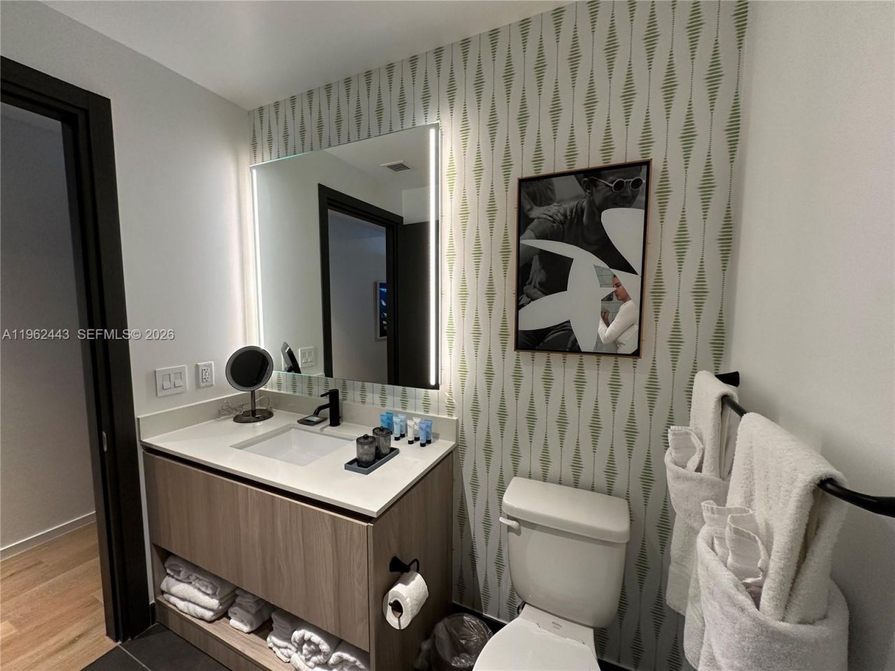 398 NE 5th St , Unit 3008, Miami, FL 33132 Photo