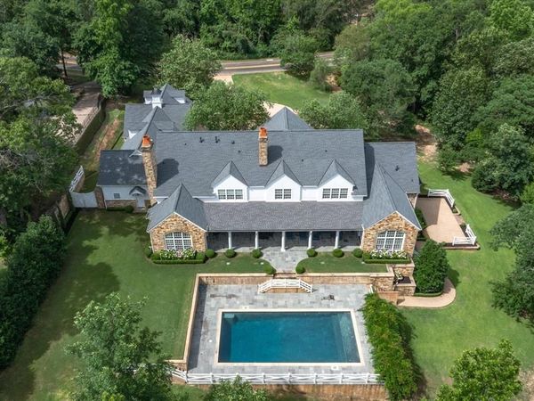 1920 Stonegate Boulevard , Tyler, TX 75703