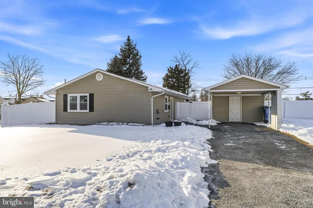 48 Gridiron Road, Levittown, PA 19057 Main Photo