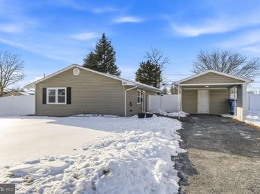 48 GRIDIRON ROAD, LEVITTOWN, PA 19057