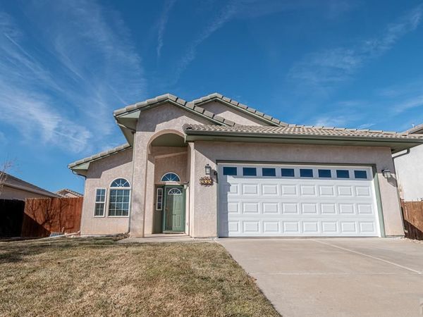 935 Maplecrest Dr, Pueblo, CO 81005