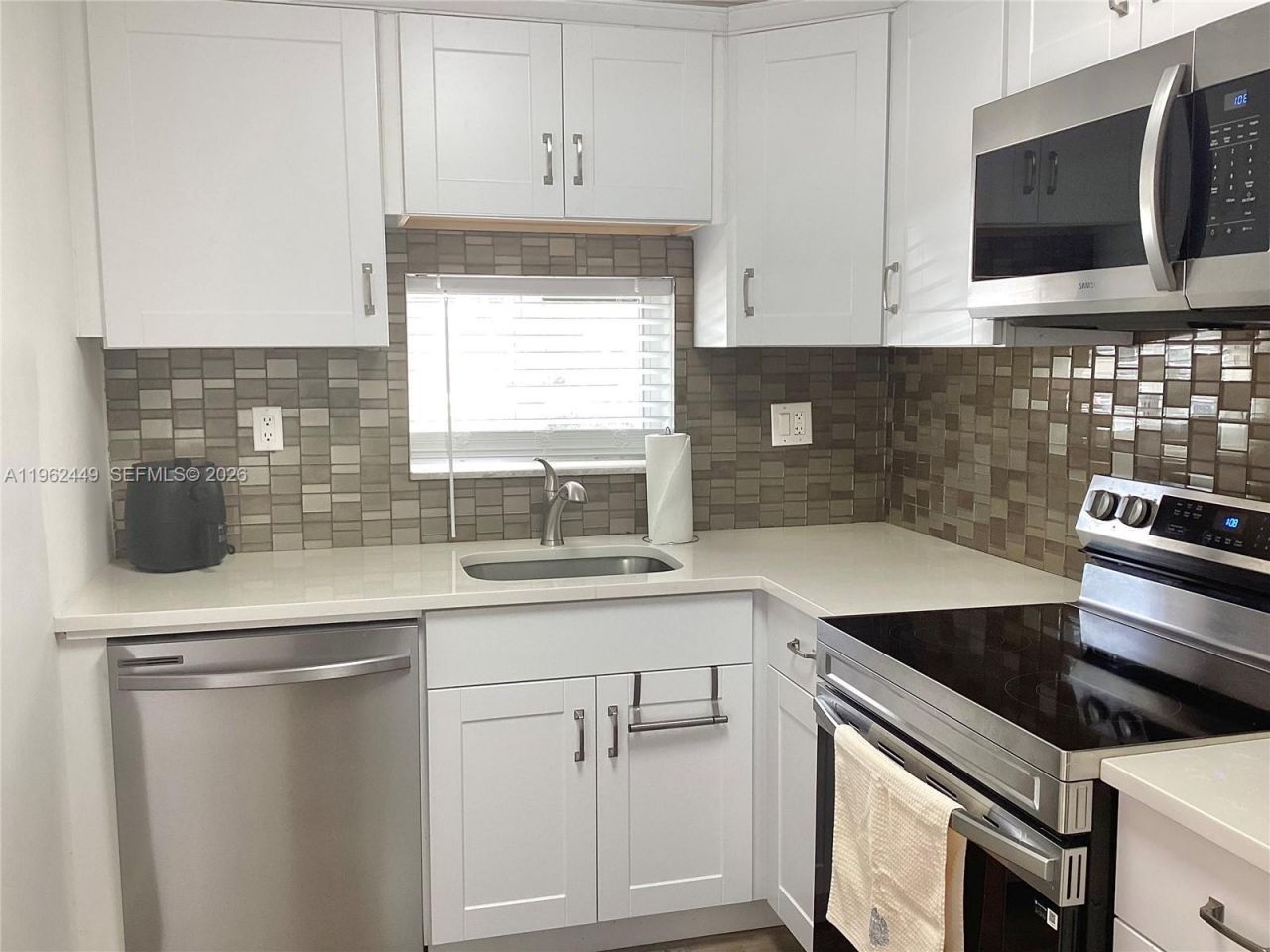 9423 S Hollybrook Lake Dr, Unit 106, Pembroke Pines, FL 33025 Photo