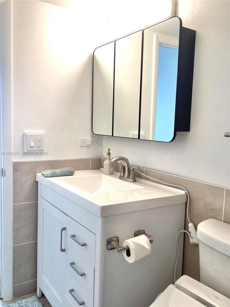 9423 S Hollybrook Lake Dr, Unit 106, Pembroke Pines, FL 33025 Photo