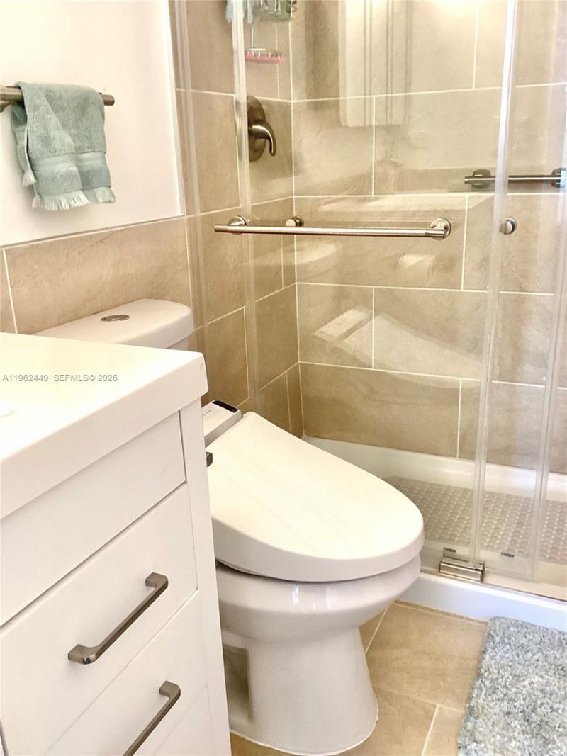 9423 S Hollybrook Lake Dr, Unit 106, Pembroke Pines, FL 33025 Photo