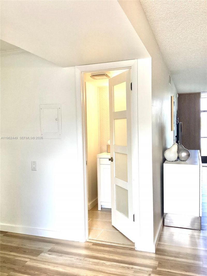 9423 S Hollybrook Lake Dr, Unit 106, Pembroke Pines, FL 33025 Photo