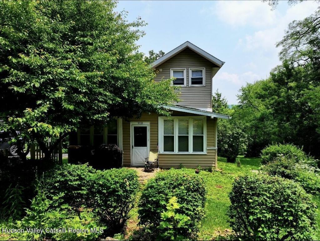 918 Ny-144, Hannacroix, NY 12087 Main Photo