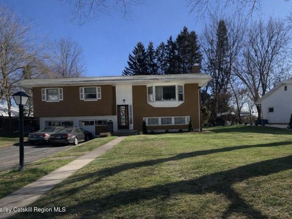 15 Redwood Road, Saugerties, NY 12477