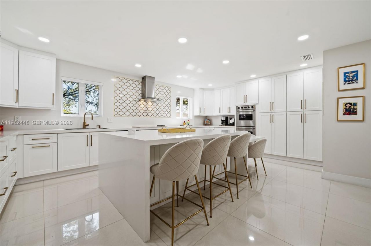 16140 Aberdeen Way, Miami Lakes, FL 33014 Photo