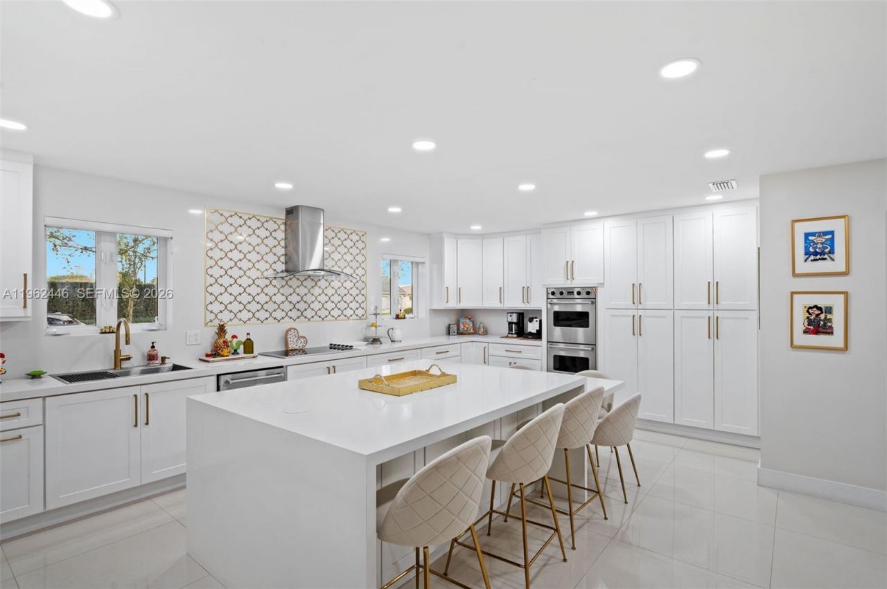 16140 Aberdeen Way, Miami Lakes, FL 33014 Photo