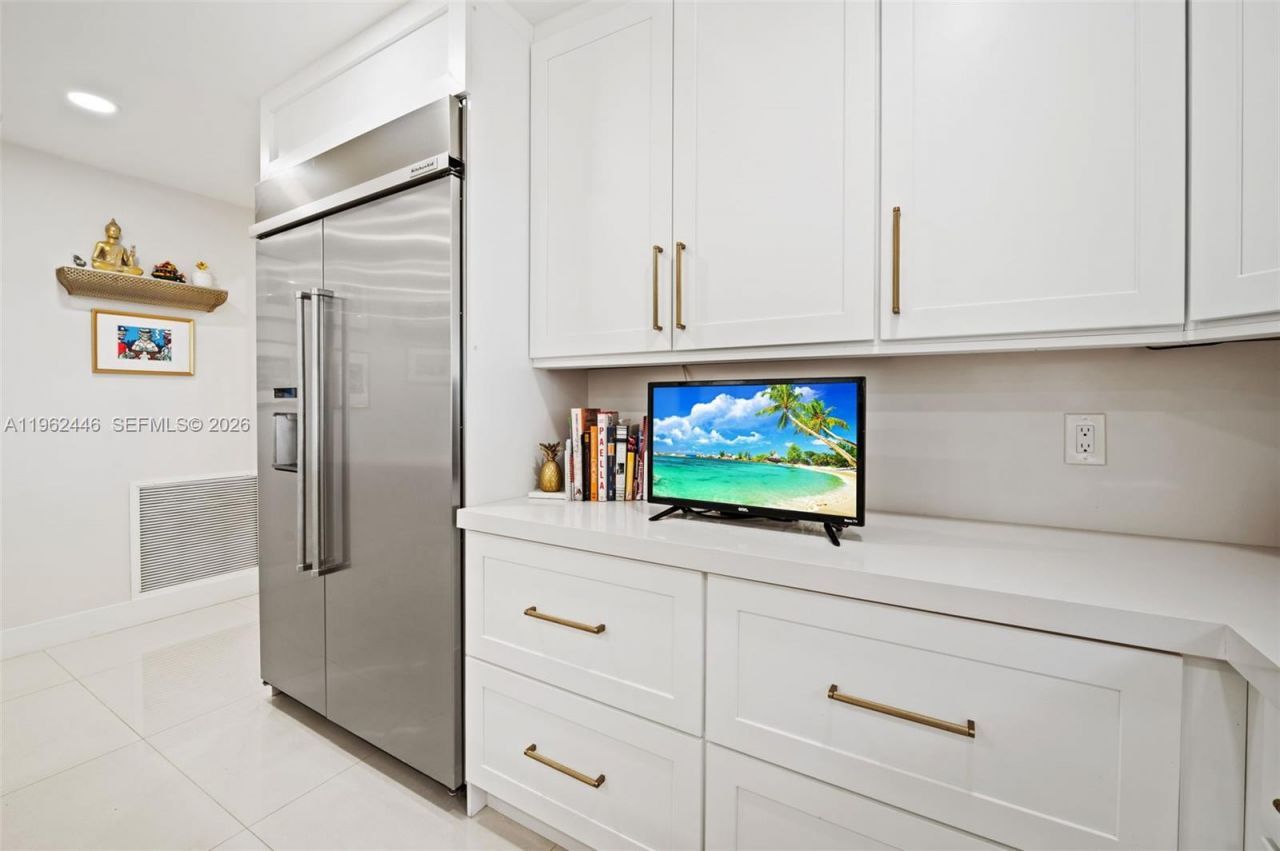 16140 Aberdeen Way, Miami Lakes, FL 33014 Photo