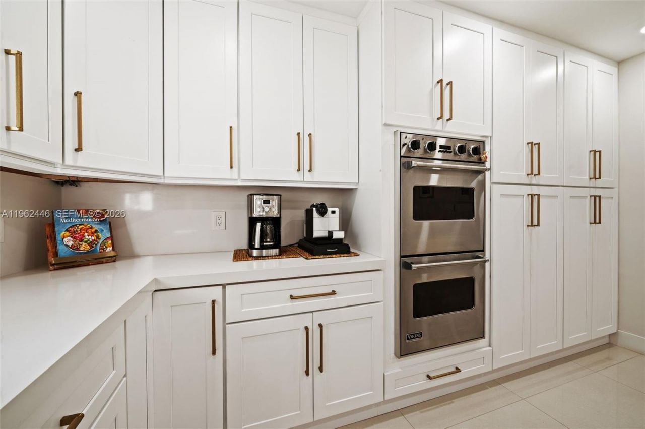 16140 Aberdeen Way, Miami Lakes, FL 33014 Photo