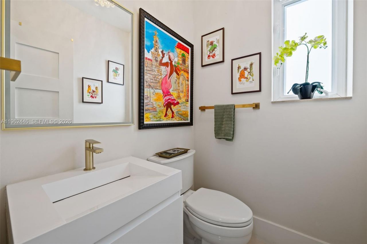 16140 Aberdeen Way, Miami Lakes, FL 33014 Photo