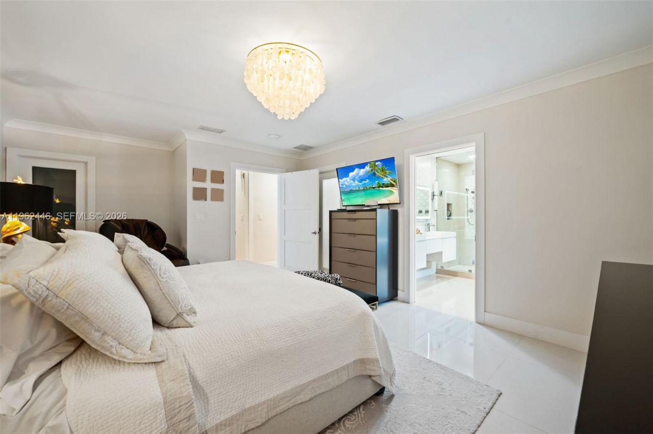 16140 Aberdeen Way, Miami Lakes, FL 33014 Photo