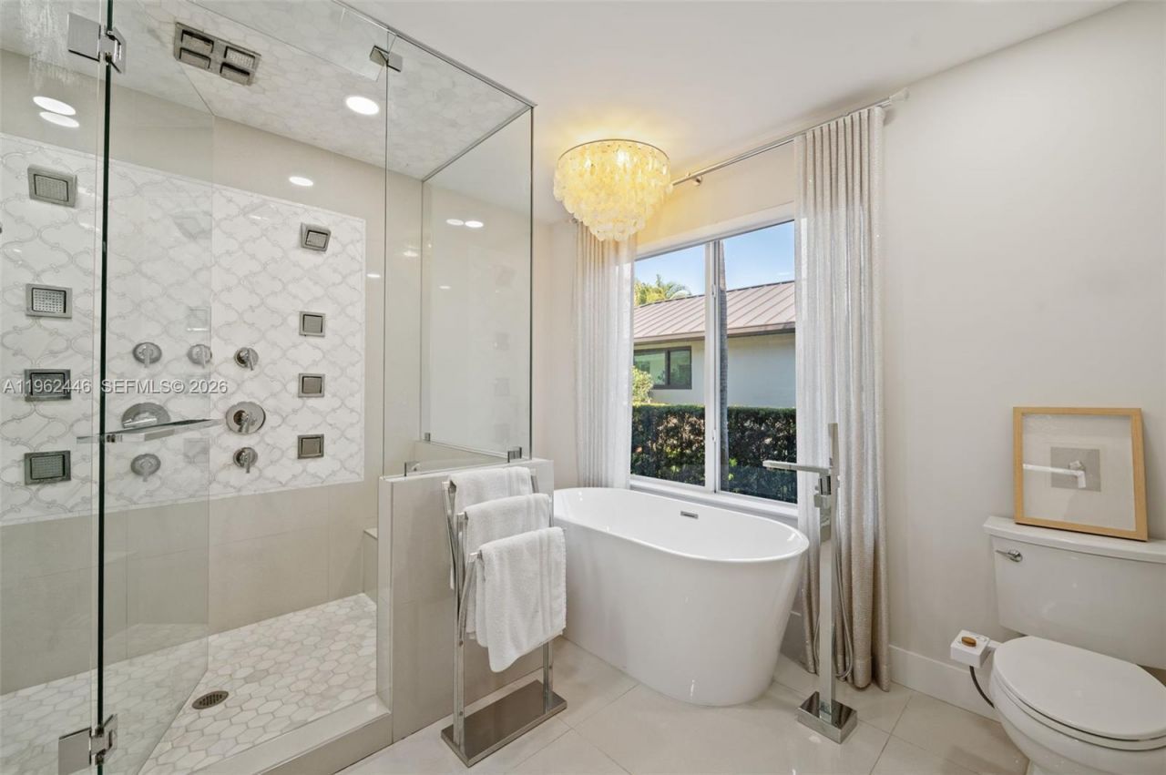 16140 Aberdeen Way, Miami Lakes, FL 33014 Photo