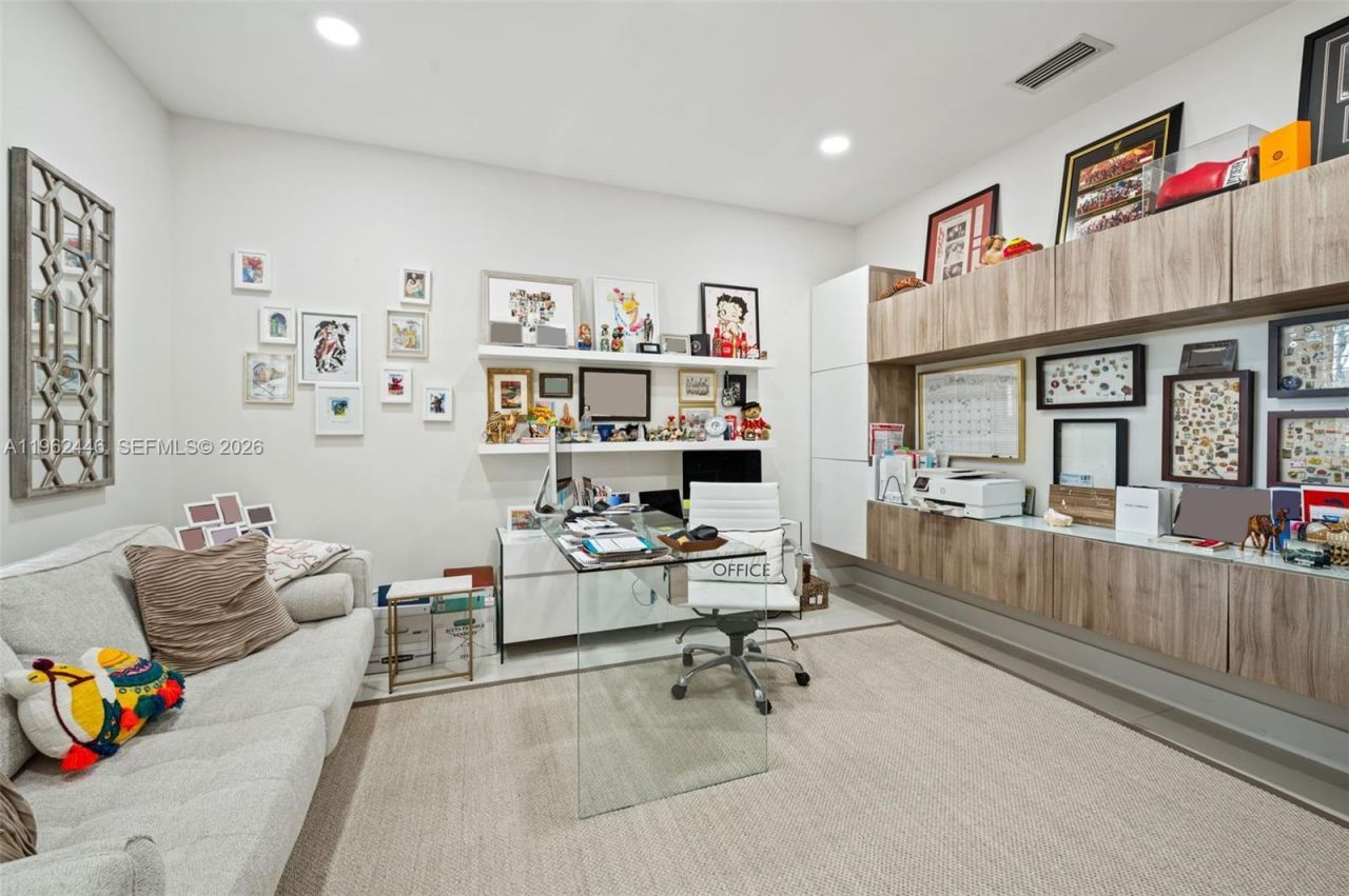 16140 Aberdeen Way, Miami Lakes, FL 33014 Photo