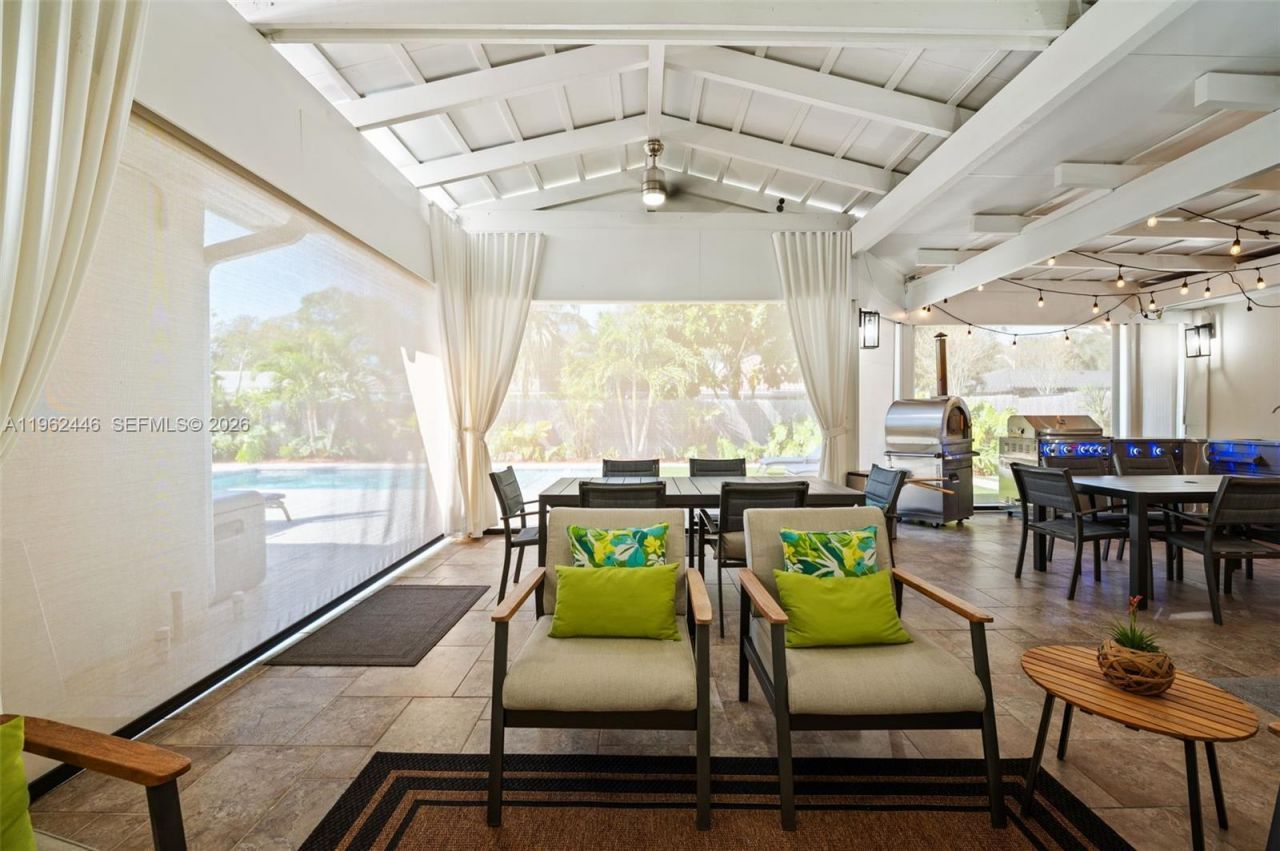 16140 Aberdeen Way, Miami Lakes, FL 33014 Photo