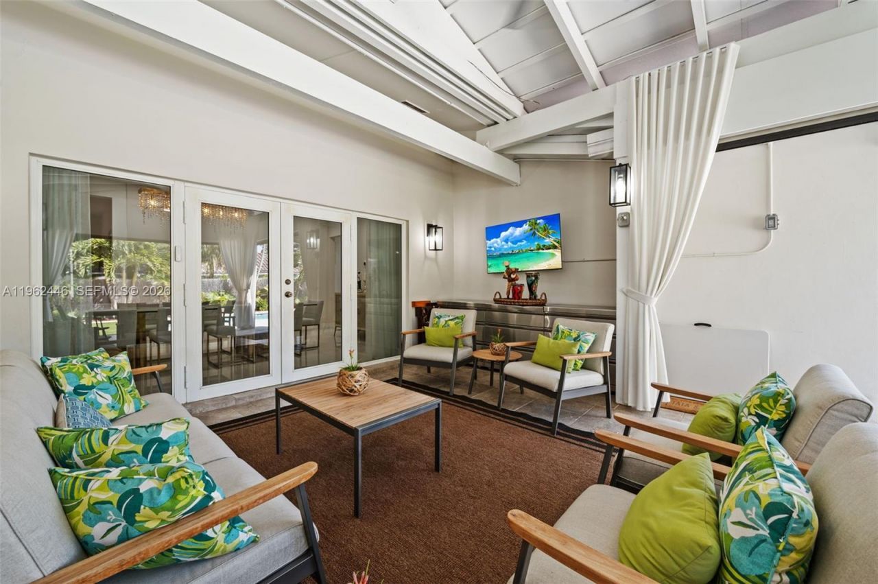 16140 Aberdeen Way, Miami Lakes, FL 33014 Photo